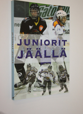 Juniorit jäällä
