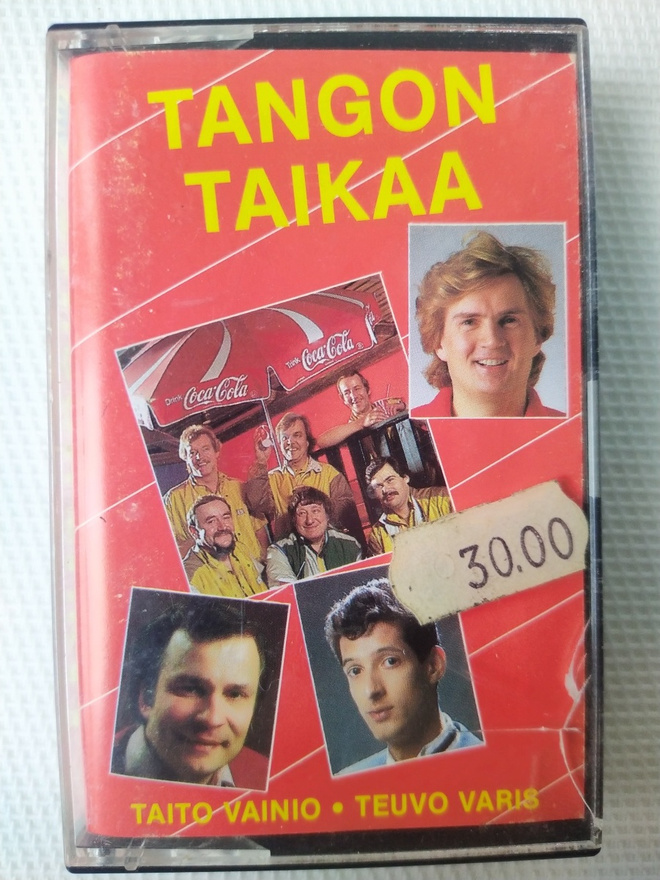ERI ESITTÄJIÄ : TANGON TAIKAA C-KASETTI