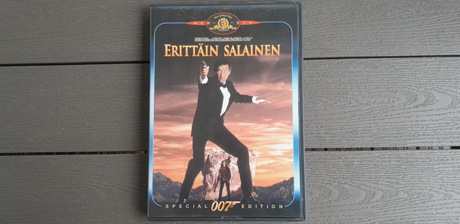 DVD: Erittäin Salainen - Special 007 Edition (Roger Moore)