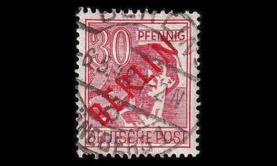 Berlin 28 o Punainen päällepainama 30 Pf (1949)