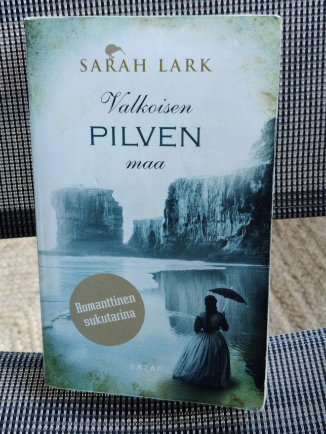 Sarah Lark Valkoisen pilven maa