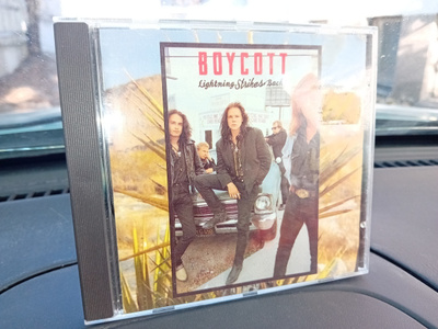 CD Boycott : Lightning Strikes Back ( SIS POSTIKULU )