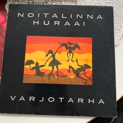 NOITALINNA HURAA!: Varjotarha * FIN 1989