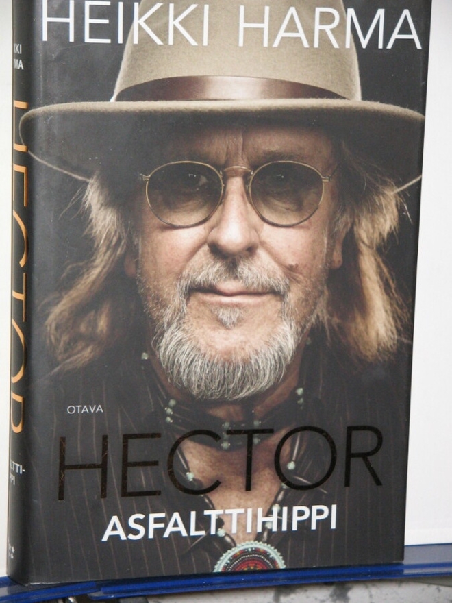 Heikki Harma : HECTOR  ASFALTTIHIPPI