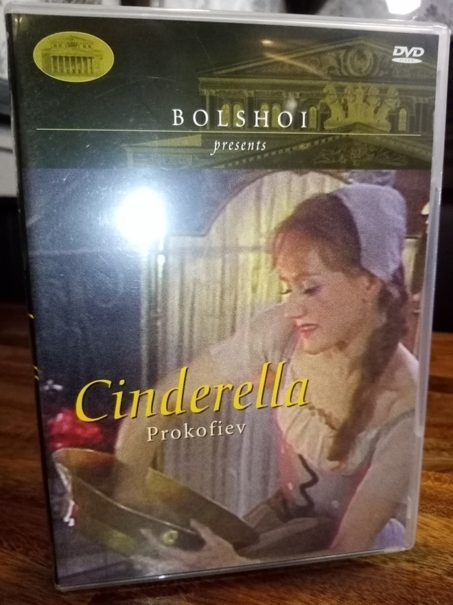 DVD Bolshoi presents Prokofiev Cinderella ( SIS POSTIKULU)