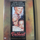 VALHEET JA VIETTELIJÄT ( Glen Close ) - pikkukuva 1