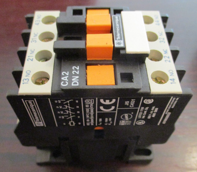 CONTACTORI TELEMECANIQUE YHT. 4 KPL KERRALLA