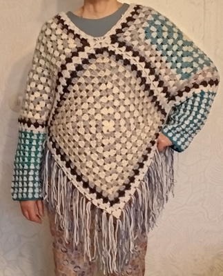 Alina´s Handmade virkattu Poncho valkoinen - turkoosi -harma