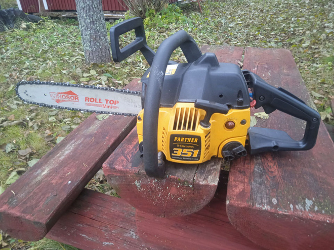 Moottorisaha Partner 351