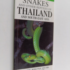 Merel J. Cox : A photographic guide to snakes and other r... - pikkukuva 1