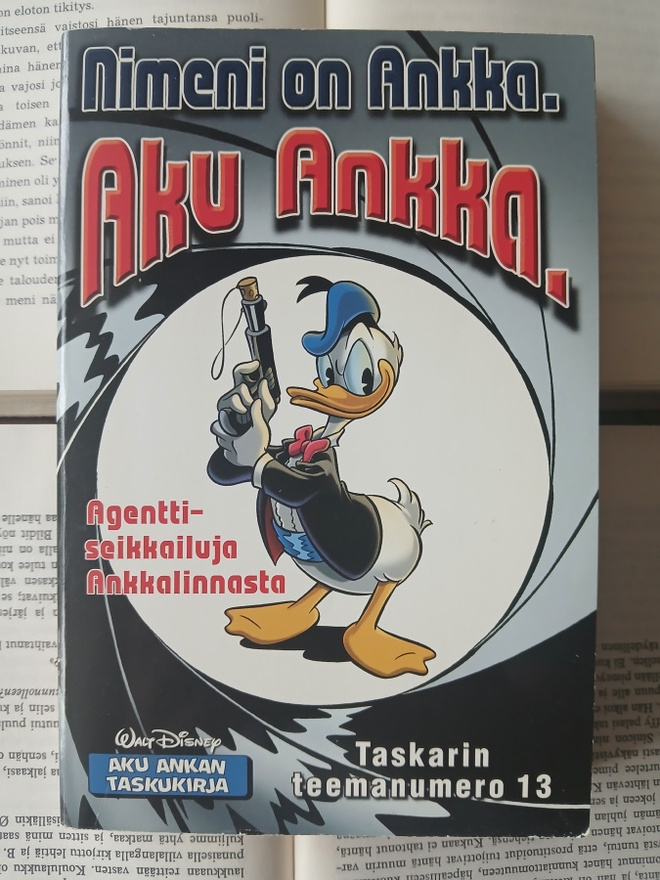 Aku Ankan taskukirja • teemanumero 13: Nimeni on Ankka...