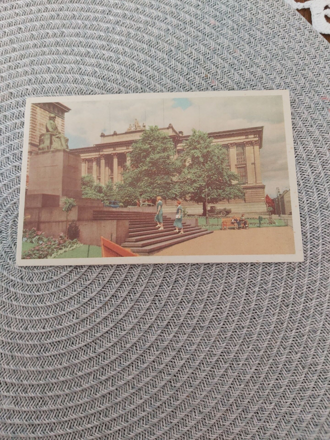 Valtion arkisto ja Snellmanin patsas kortti