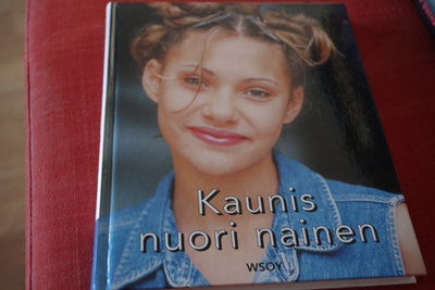 Marquardt Springer: Kaunis nuori nainen (2001)