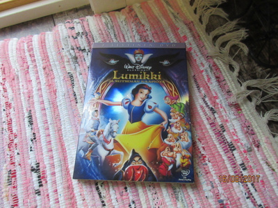 Disney klassikko 1, Lumikki, 2 levyn dvd.