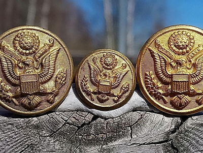 Kullanvärist Usa Militaria napit - 3 kpl.
