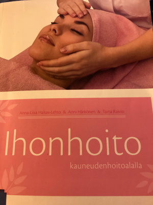 IHONHOITO KAUNEUDENHOITOALALLA
