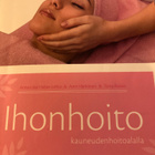 IHONHOITO KAUNEUDENHOITOALALLA - pikkukuva 1