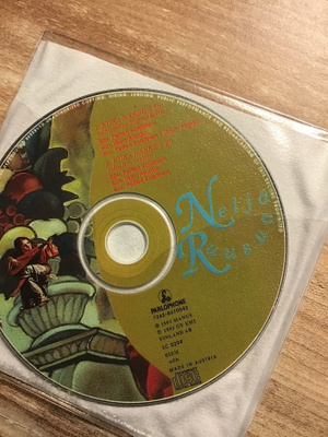 Neljä Ruusua . Kuka näkee CDS single