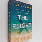 Julie Clark : The flight - pikkukuva 1
