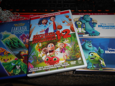 DVD elokuvia lapsille esim:Monsterit ym
