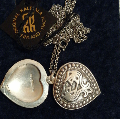 KALEVALA AARREKÄÄTY -MEDALJONKI -riipus, hopeinen , RASIA