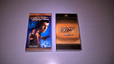 VHS - Bond 007 - Uudet kasetit 2 kpl