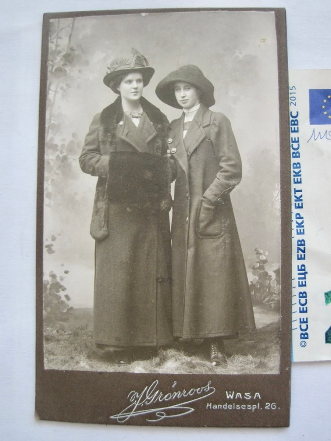VANHA CDV Visiitti Valokuva Tytöt KIVA Asu Hattu Vaasa 1900-