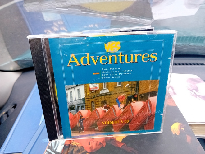 Opiskelijan CD : YES ADVENTURES WSOY  ( SIS POSTIKULU  )