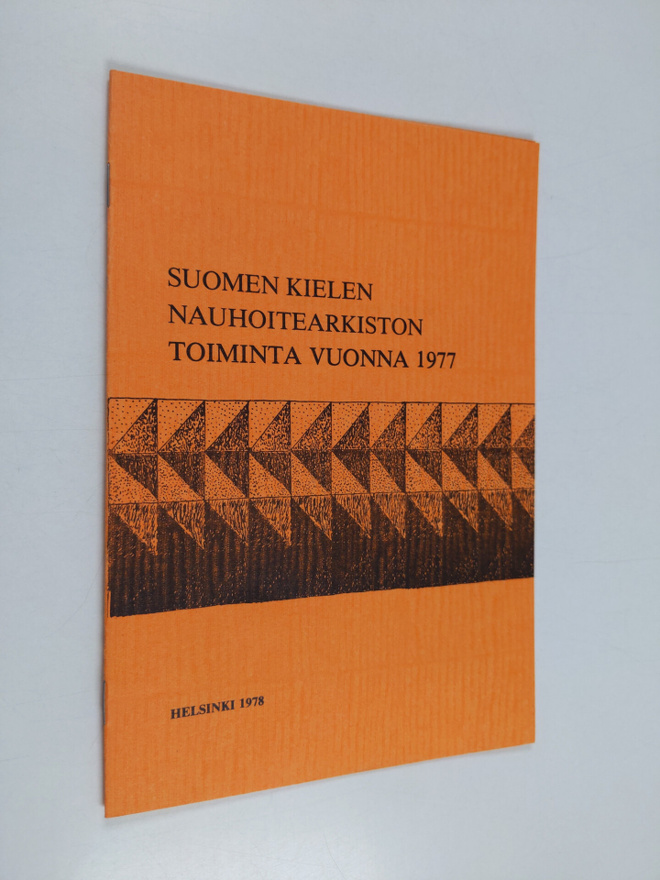 Suomen kielen nauhoitearkiston toiminta vuonna 1977