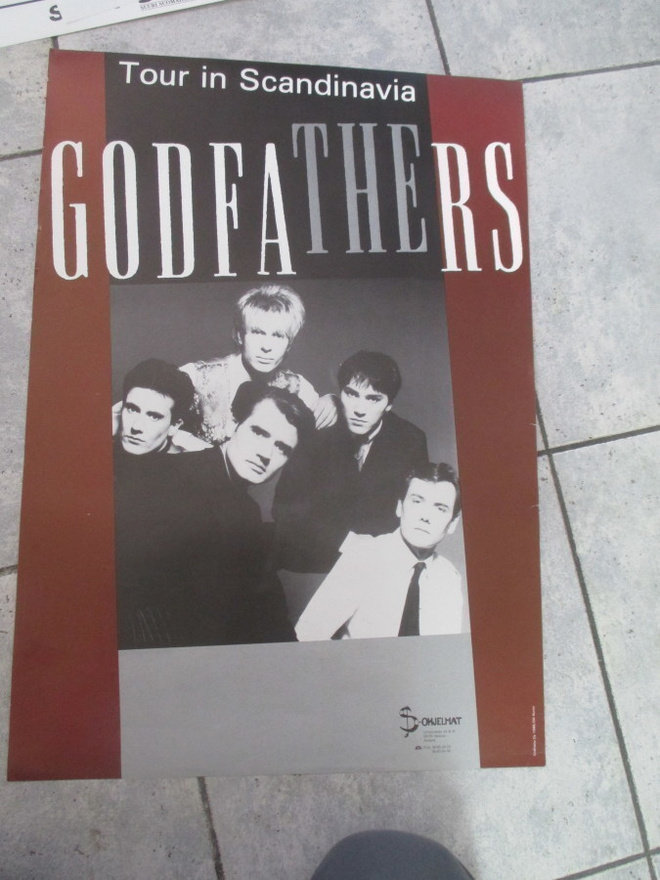 GODFATHERS - tour in skandinavia JULISTE