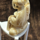 NETSUKE: "Mestaripuuseppä/käsityöläinen", norsunluu - Japani - pikkukuva 2