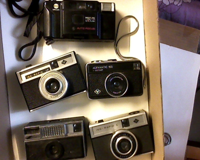 Kamera, Agfa 4 kpl. ja yksi Minolta.