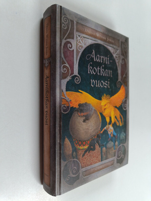 Diana Wynne Jones : Aarnikotkan vuosi