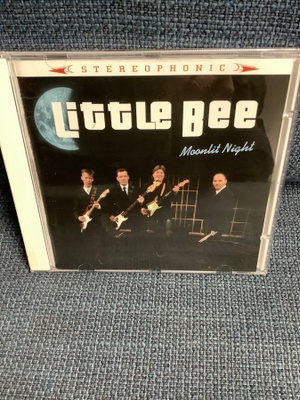 LITTLE BEE:MOONLIT NIGHT