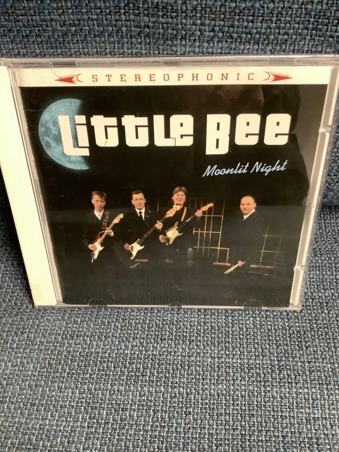 LITTLE BEE:MOONLIT NIGHT