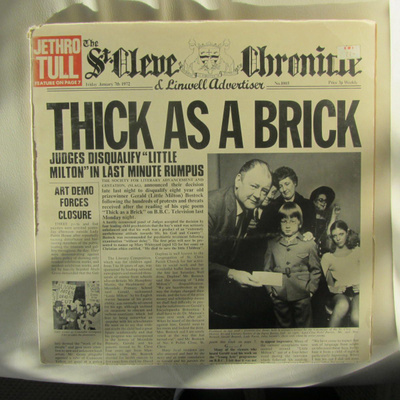 Jethro Tull – Thick As A Brick SUOMI 1972 Liitteellä!