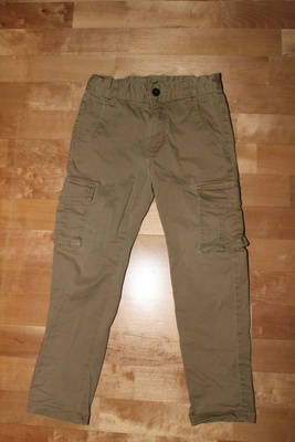 Benettonin housut S/120 cm ja pusero S/120cm