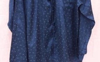 Miesten pyjamapaitoja 2 kpl