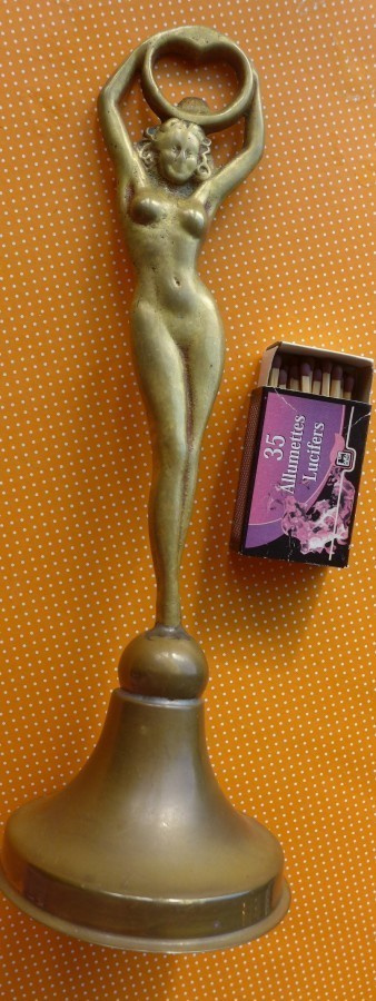 Olut pullon avaaja, alaston nainen antiikkia 26cm