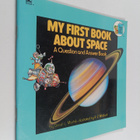 Dinah Moche : My first book about space : a question and ... - pikkukuva 1