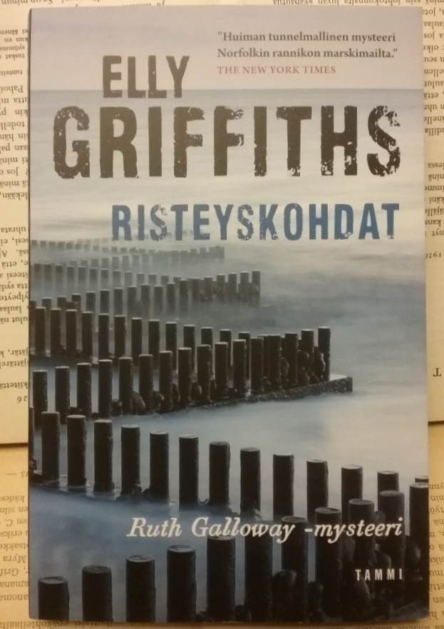 Elly Griffiths - Risteyskohdat (nid.)