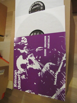 Kansan uutiset Suomi orgasmin partaalla lp +12” liite uusi