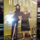 DVD : THE HUSTLE ( UUSI) SIS POSTIKULU - pikkukuva 1