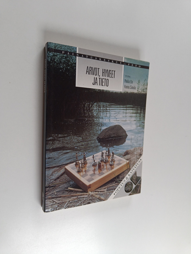Arvot, hyveet ja tieto : elämänkatsomustiedon opetuksen 1...