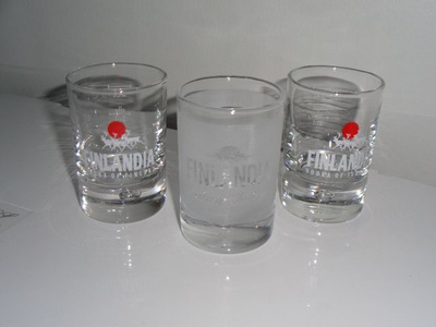 3 kpl Finlandia vodka snapsilasia