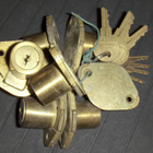VINTAGE lukot ja avaimet 8 kpl CHICAGO Lock & CO - pikkukuva 4
