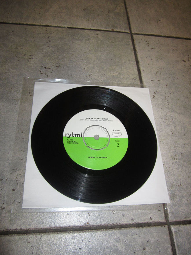 Irwin Goodman single - Maa Tarvitsee ( hienokunto )