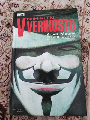 V niin kuin verikosto Alan Moore David Lloyd