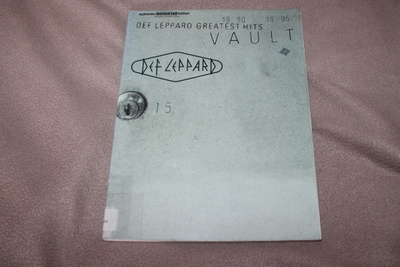 (kpoisto) Def Leppard - Vault Guitar-Tab nuottikirja