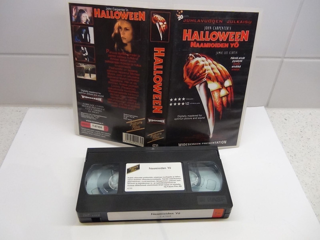 HALLOWEEN,  NAAMIOIDEN  YÖ